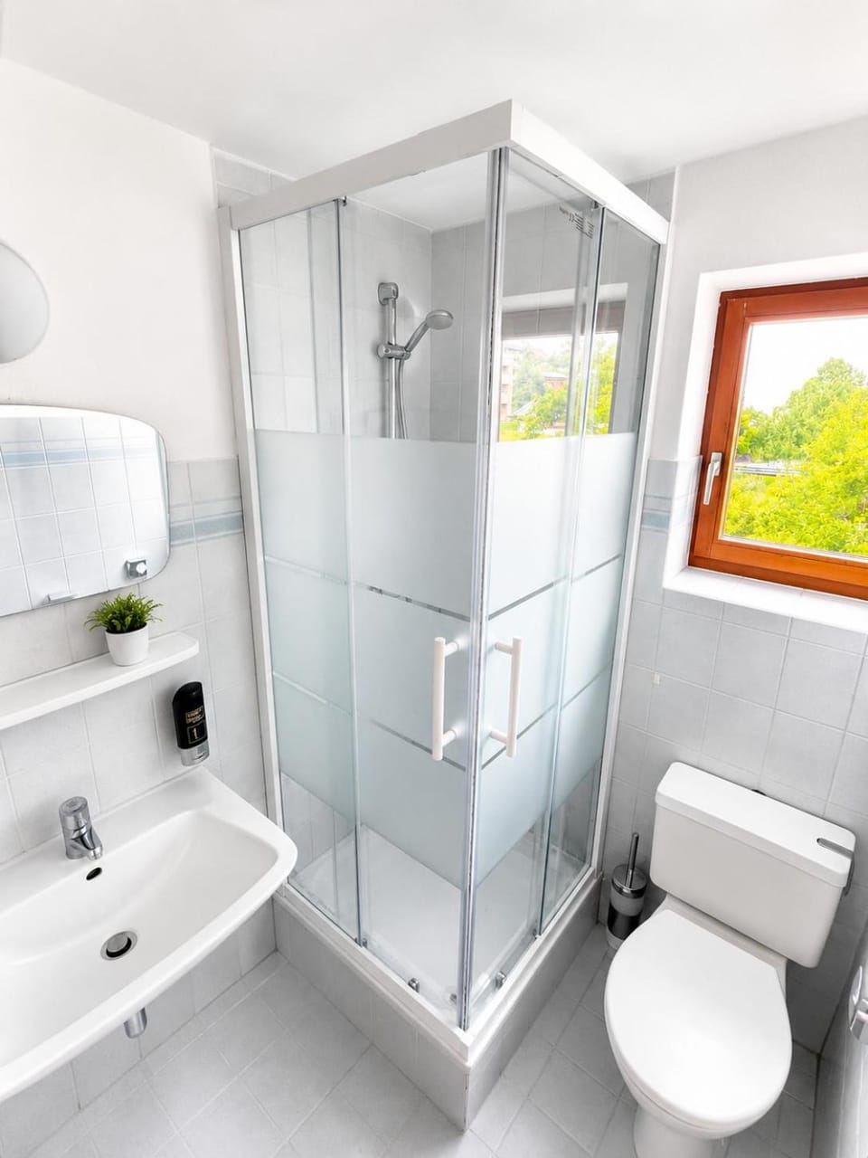 Bathroom, Other, Photo of the whole room, Garden view