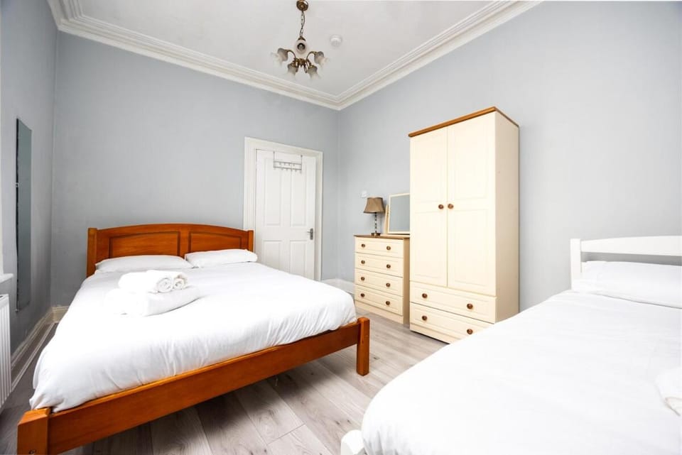 Bed, Bedroom, wardrobe