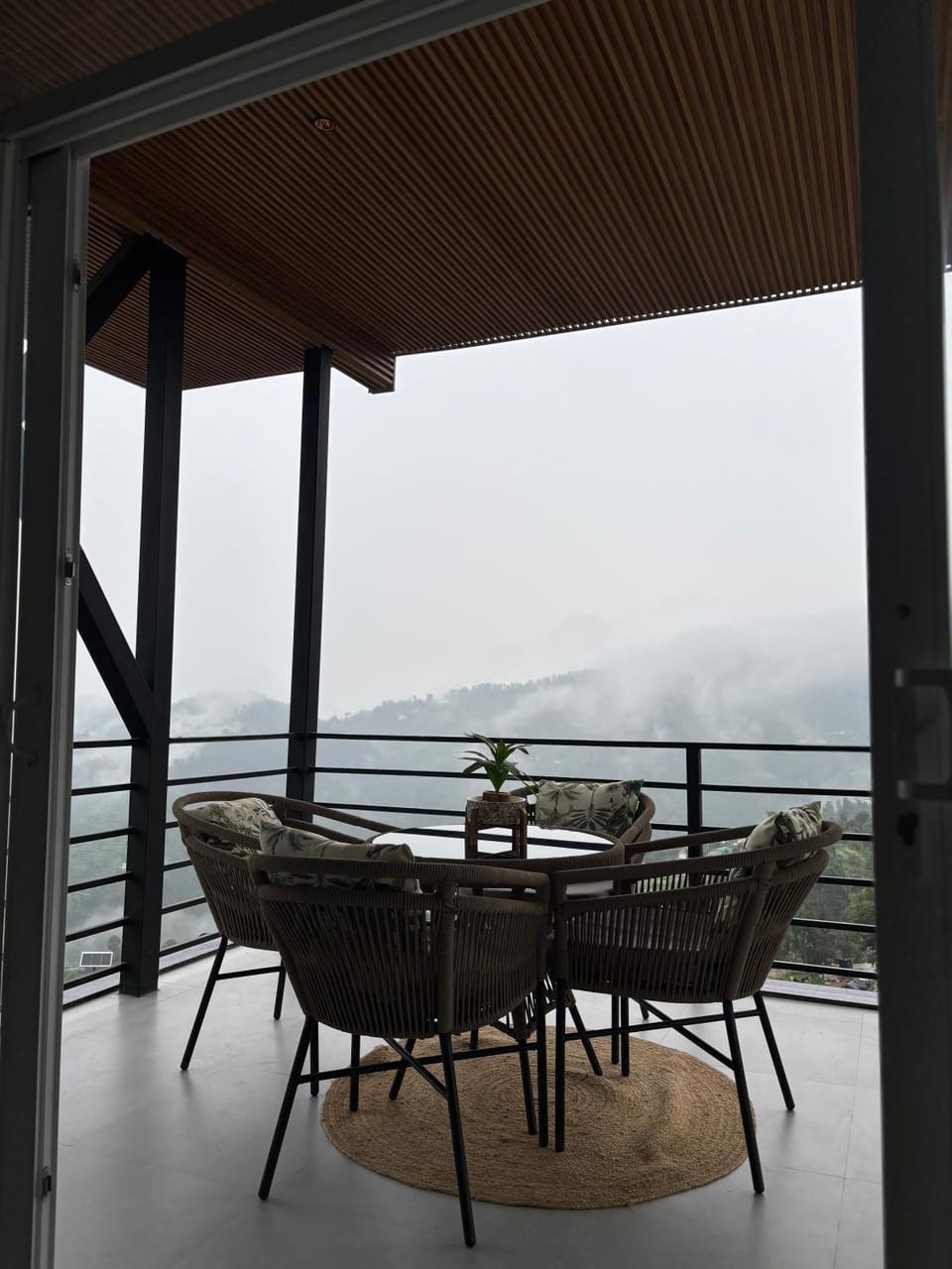 Patio, View (from property/room), Balcony/Terrace, Seating area, Mountain view