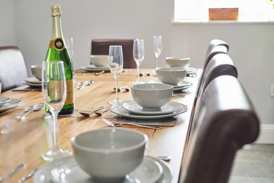 Seating area, Dining area