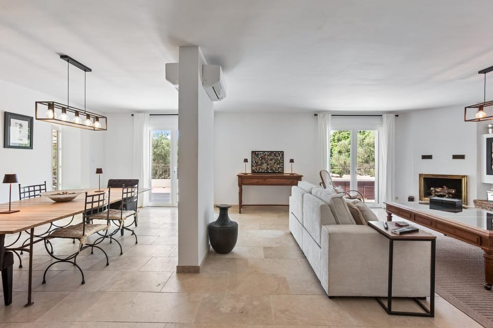 Property building, Living room