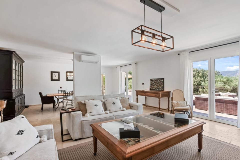 Property building, Living room