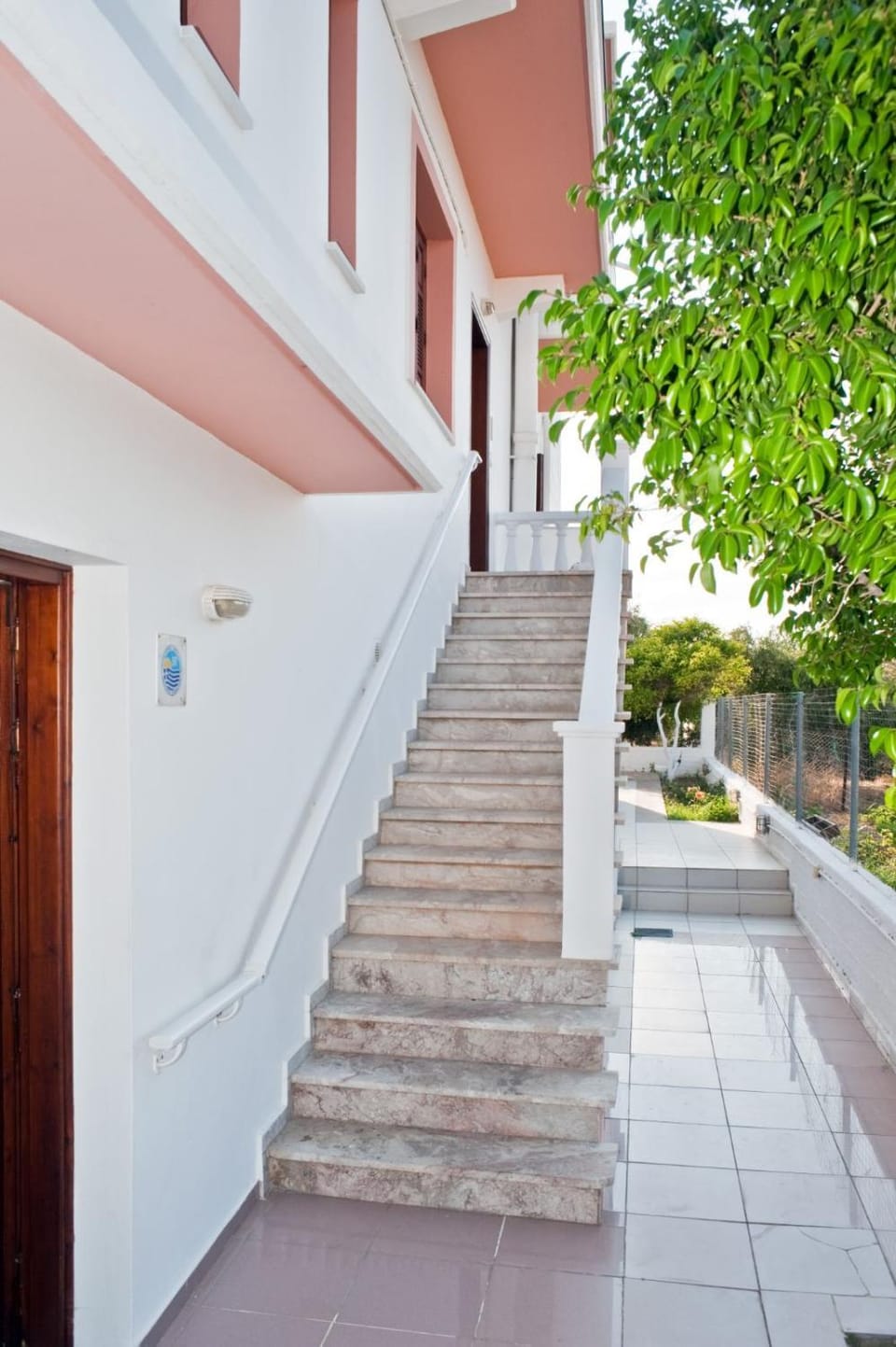 Facade/entrance