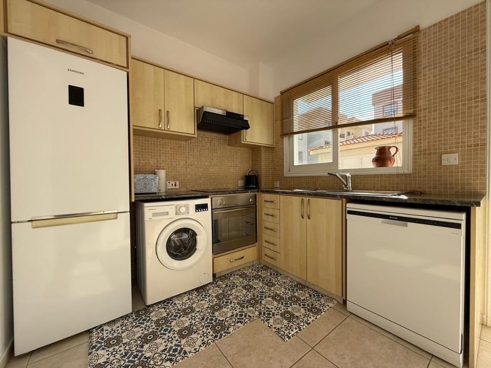 dishwasher, microwave, oven, stove, washing machine, kitchen