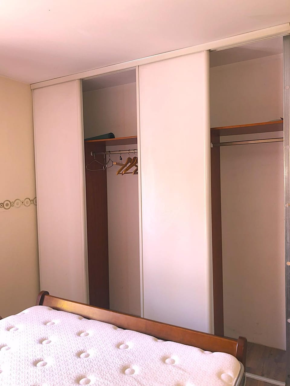 chambre privée dans maison habitation climatisée cuisine d'été piscine sdb et wc commun Vacation rental in Saint-Cyprien