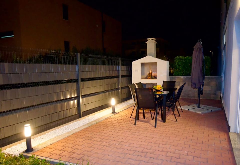 Patio, BBQ facilities, Balcony/Terrace