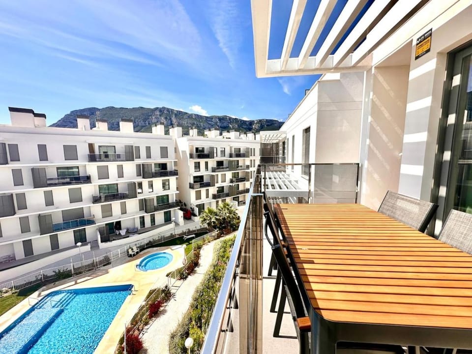 Sunny penthouse with a terrace and views Apartment in Dénia