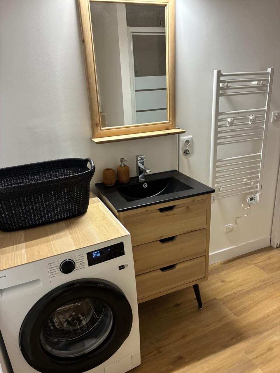 Bathroom, washing machine
