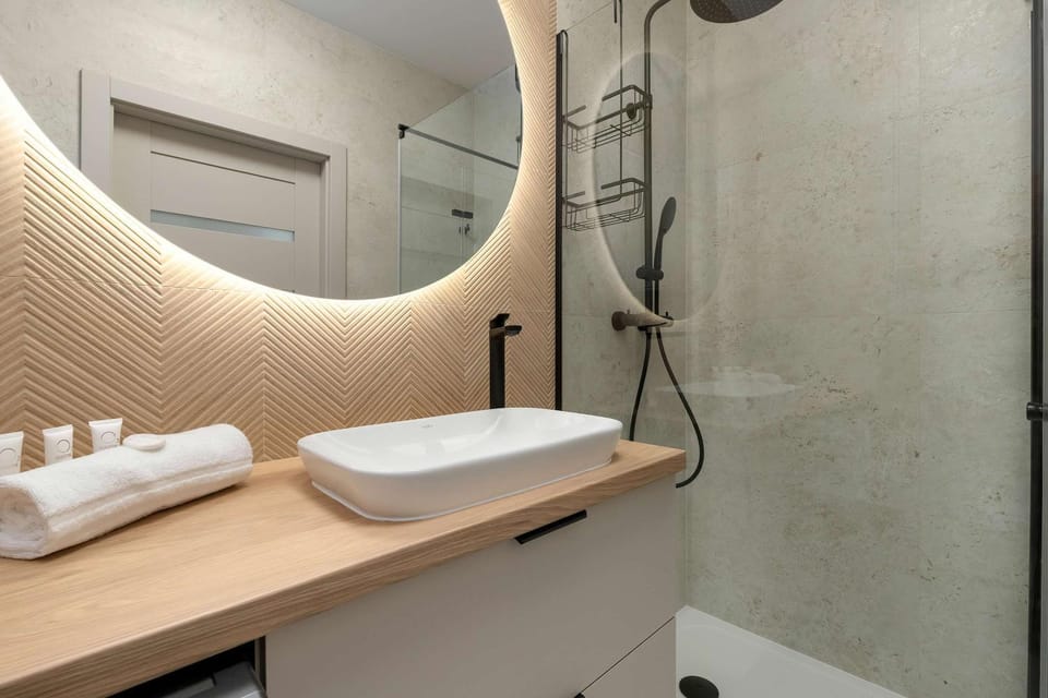 Shower, Bathroom, towels