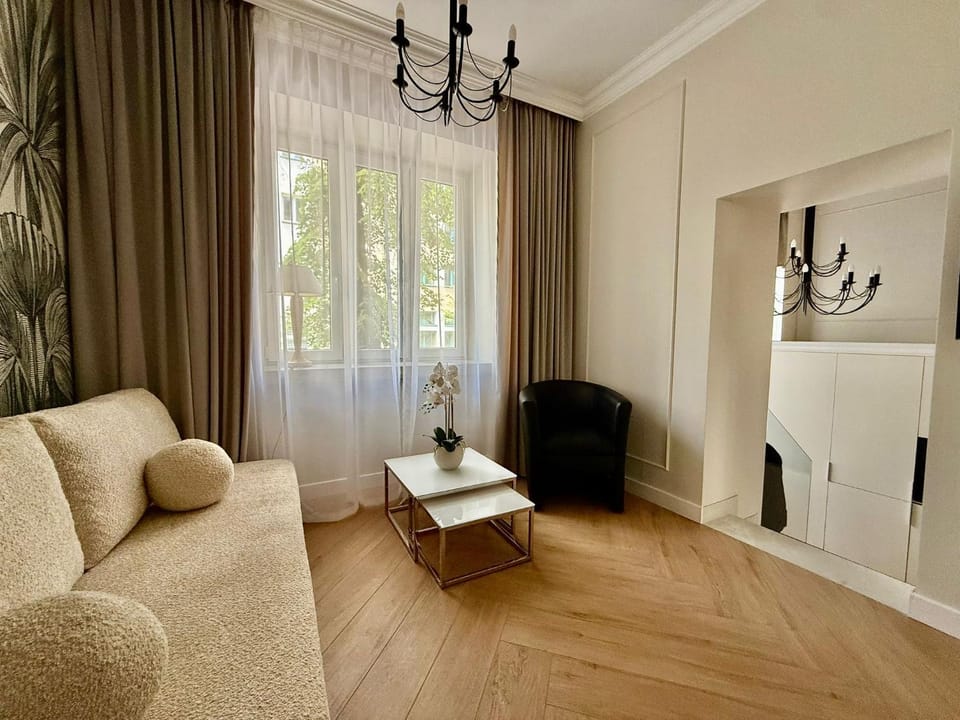 EASY RENT- Etiuda Chopina 22 CityCenter, 24h Check-in Apartment in Masovian Voivodeship