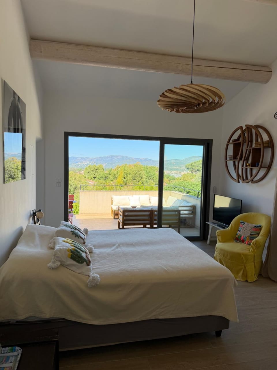 Natural landscape, Photo of the whole room, Bedroom