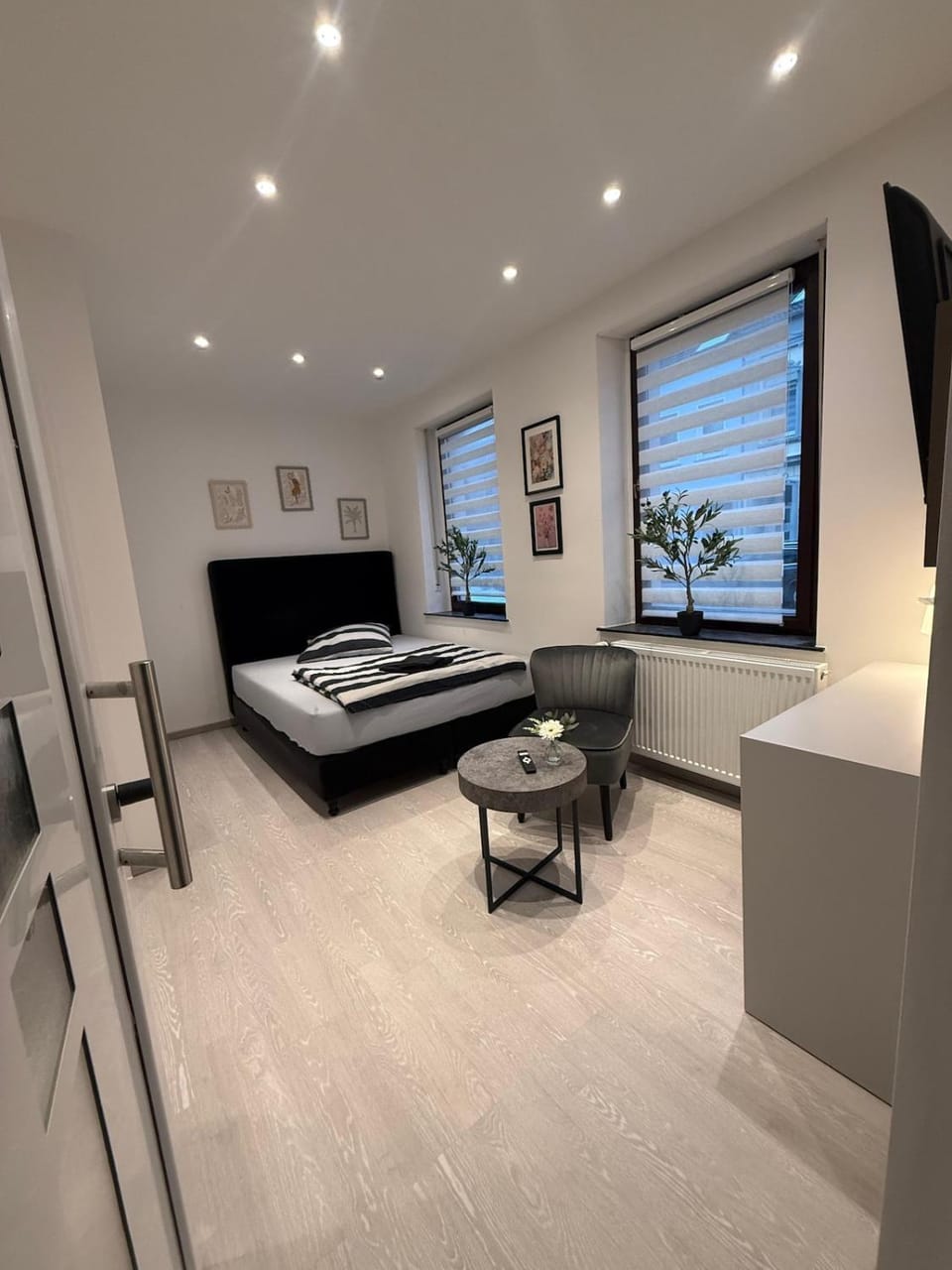 Cedars Apartment 1 am Wasserturm Apartment in Mönchengladbach