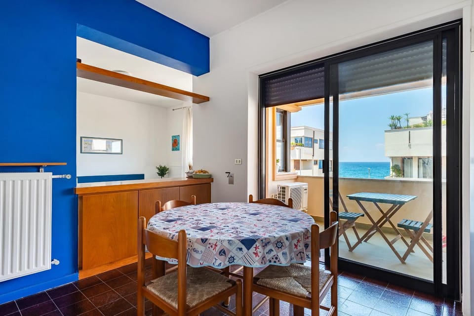 Bed, Photo of the whole room, Bedroom, Sea view, towels