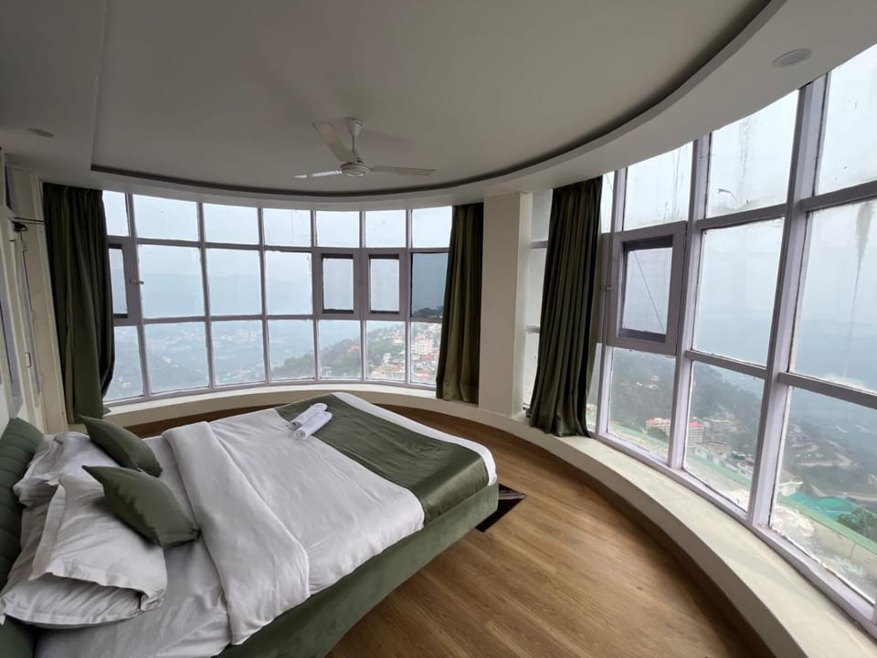 Barog Heights Hotel in Himachal Pradesh