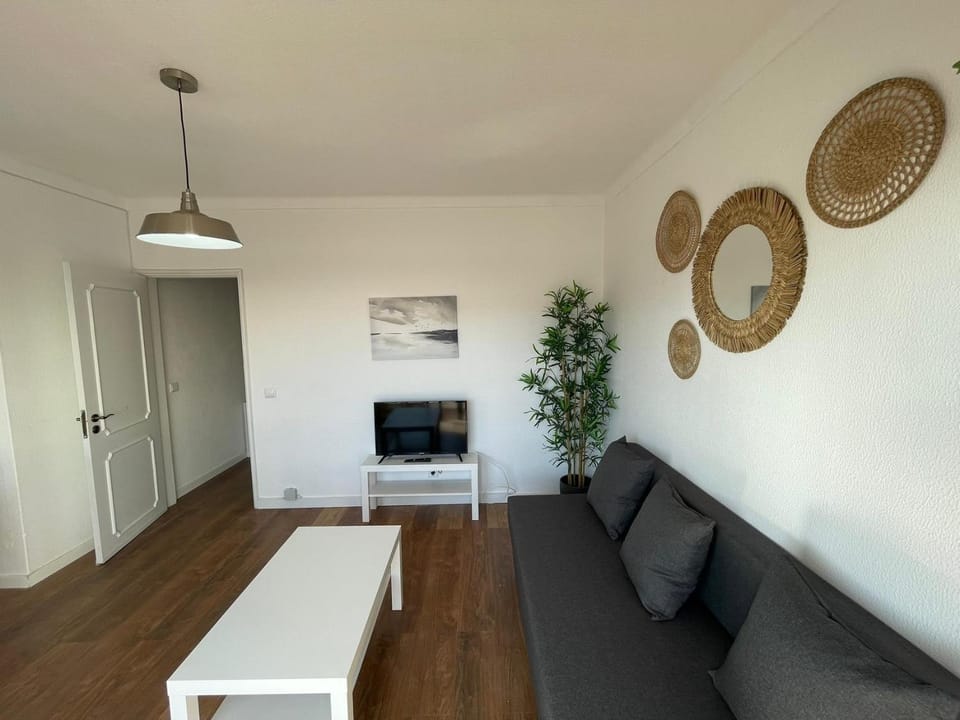 Prime Beach Center R1 Apartment in Guia