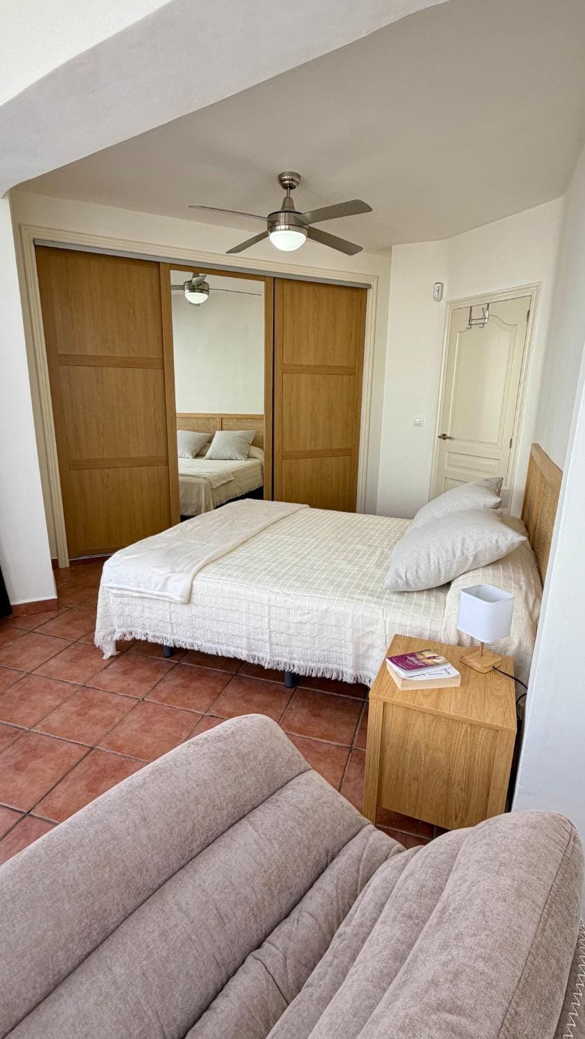 Bright, renovated apartment 200 m from the beach Apartment in Calp