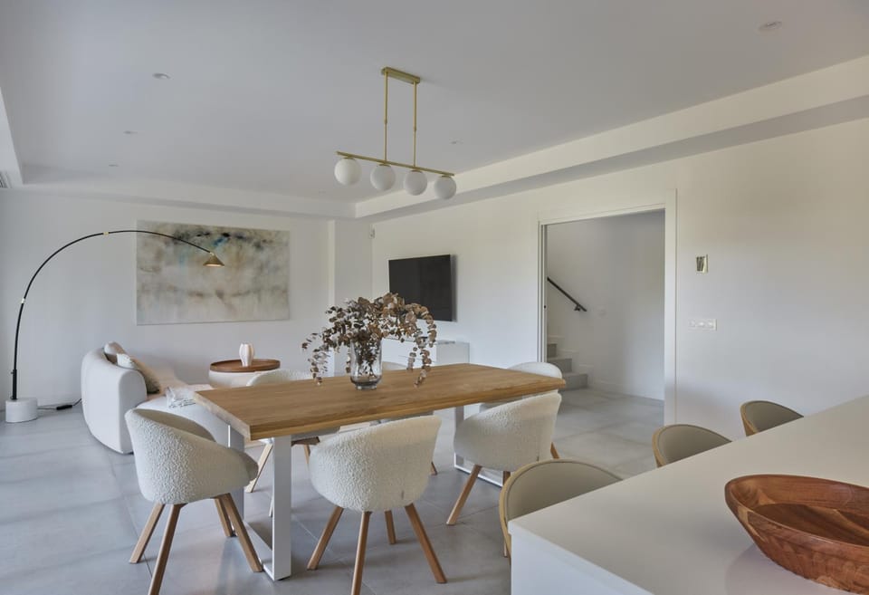 Living room, Dining area