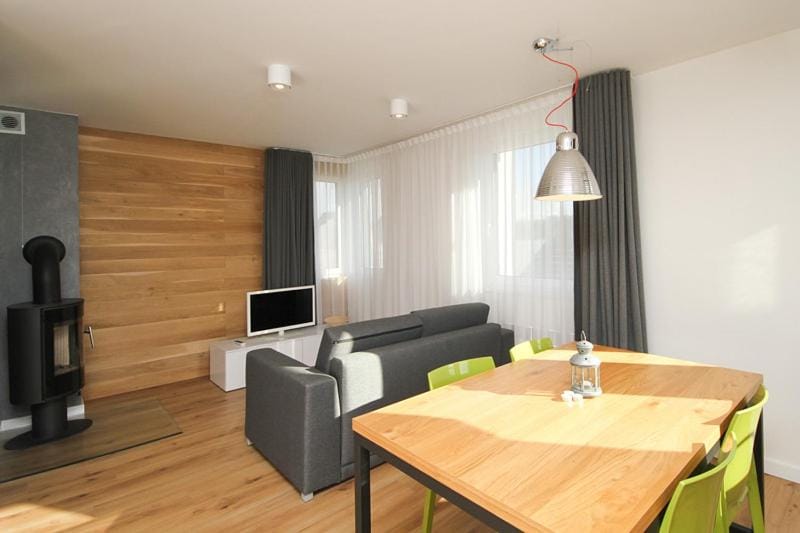 Communal lounge/ TV room, TV and multimedia, Living room, Seating area, Dining area
