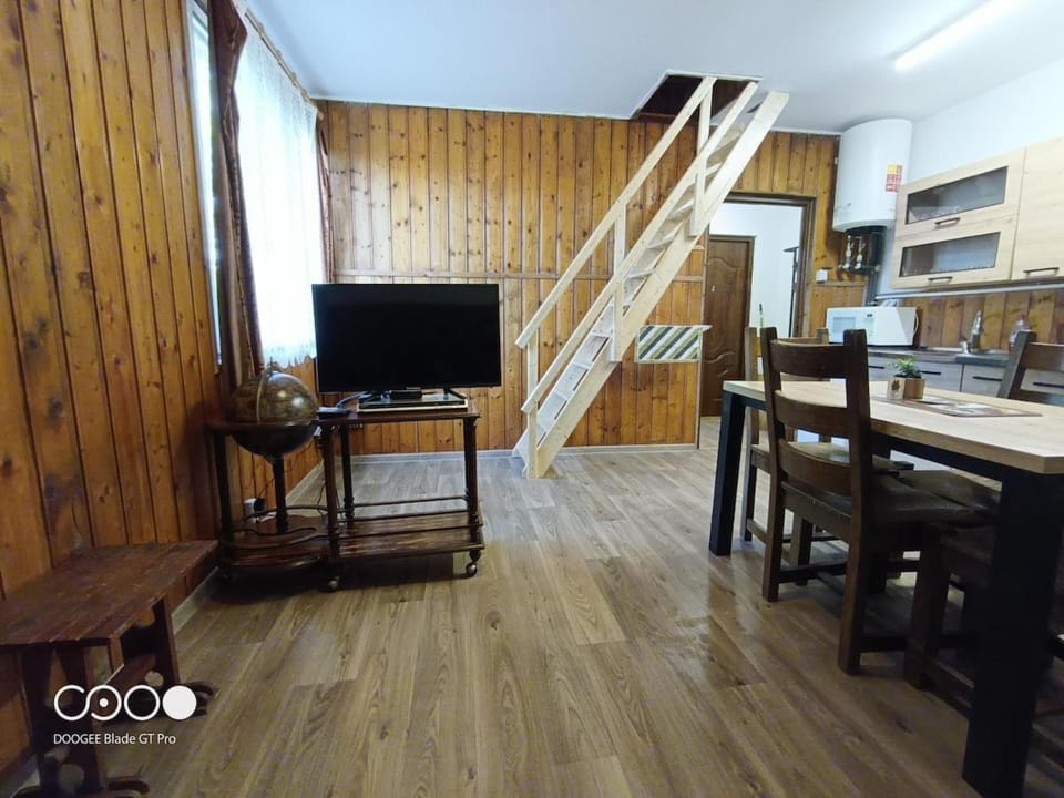 TV and multimedia, Living room, Dining area, minibar