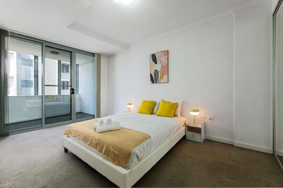 Urban Haven & Bay Breeze Modern 1BR in Rockdale Apartment in Sydney