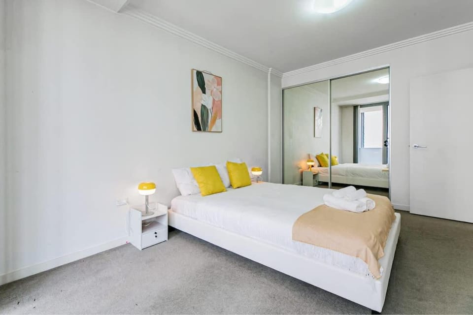 Urban Haven & Bay Breeze Modern 1BR in Rockdale Apartment in Sydney