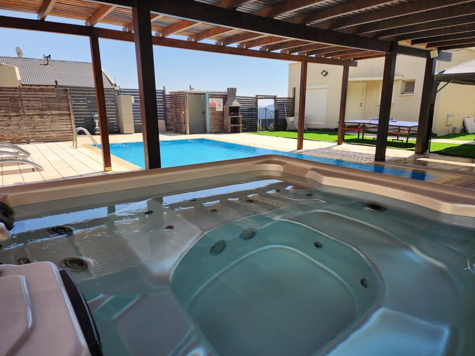 Hot Tub, Hot Tub, Pool view, Swimming pool
