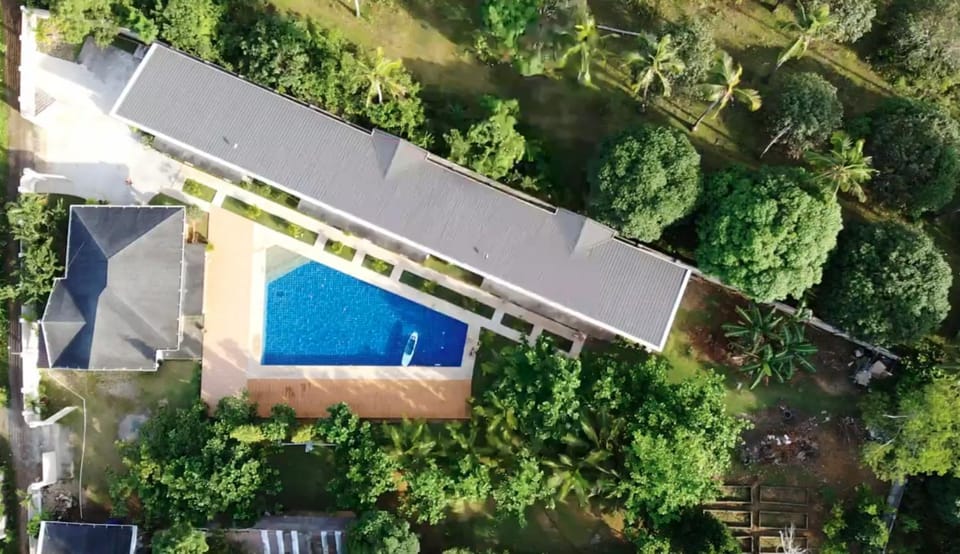 Property building, Spring, Day, Natural landscape, Bird's eye view, Garden, Garden view, Pool view, Swimming pool