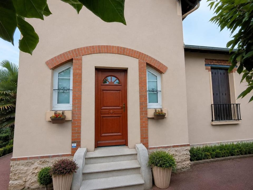 Facade/entrance, Garden, Garden view