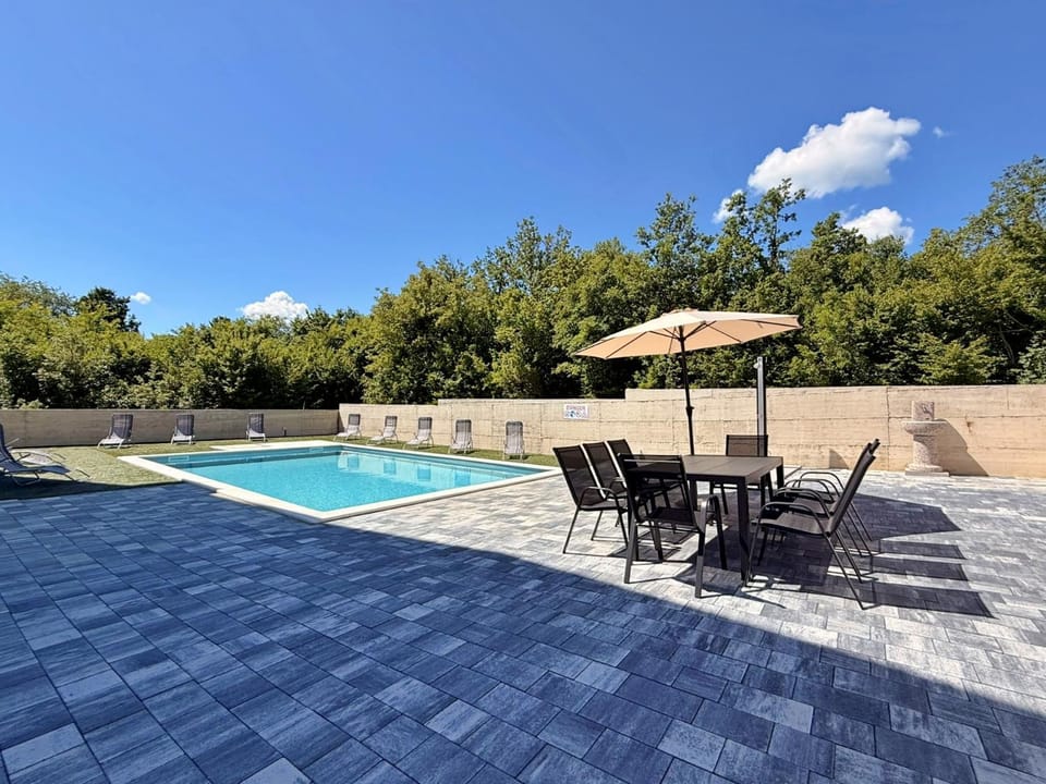 Property building, Swimming pool