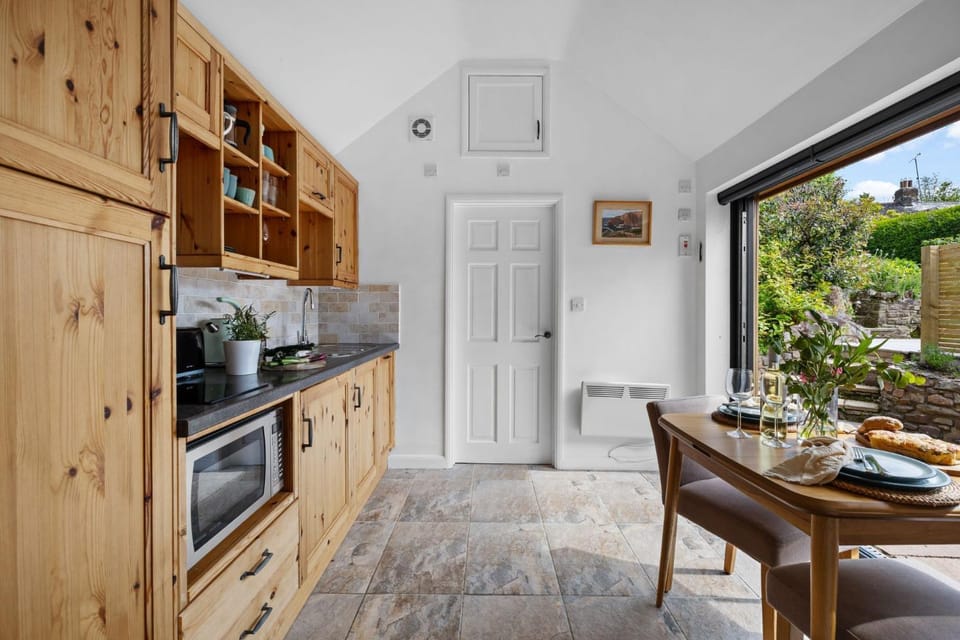 Patio, Kitchen or kitchenette, Seating area, Dining area