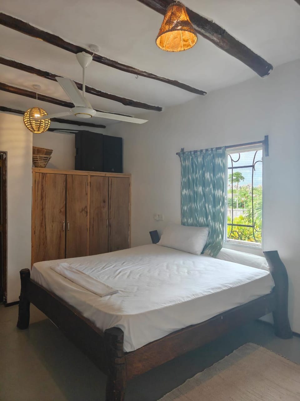 La cueva house Campground/ 
RV Resort in Kenya