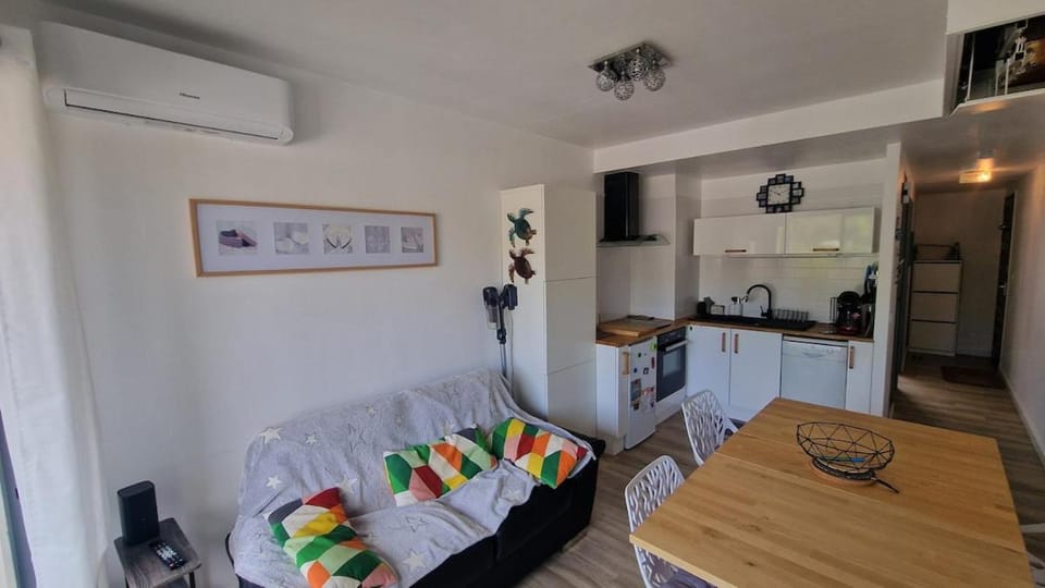Mediterranean Getaway in Le Grau-du-Roi Apartment in Le Grau-du-Roi