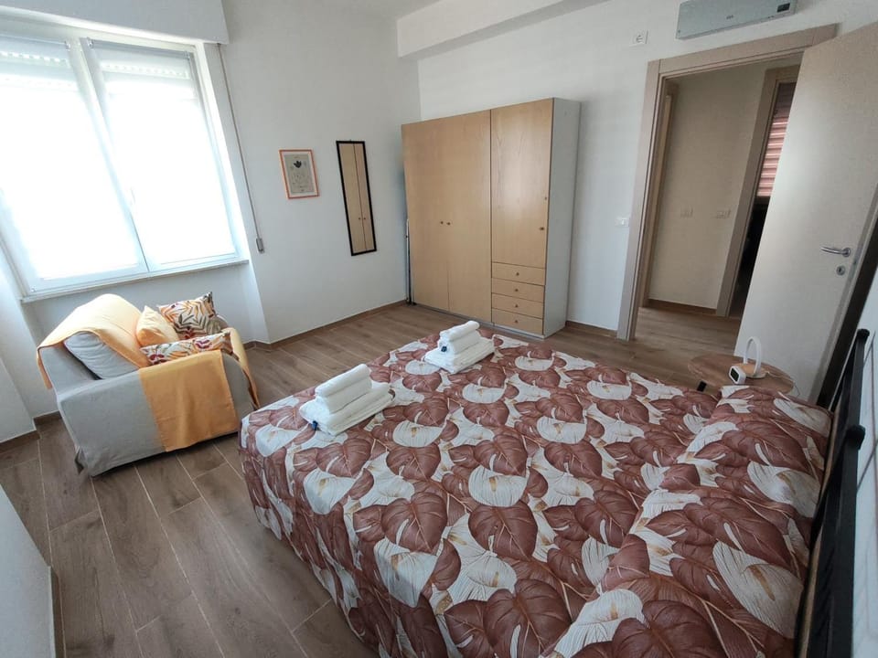 Bed, Photo of the whole room, Bedroom, towels, wardrobe