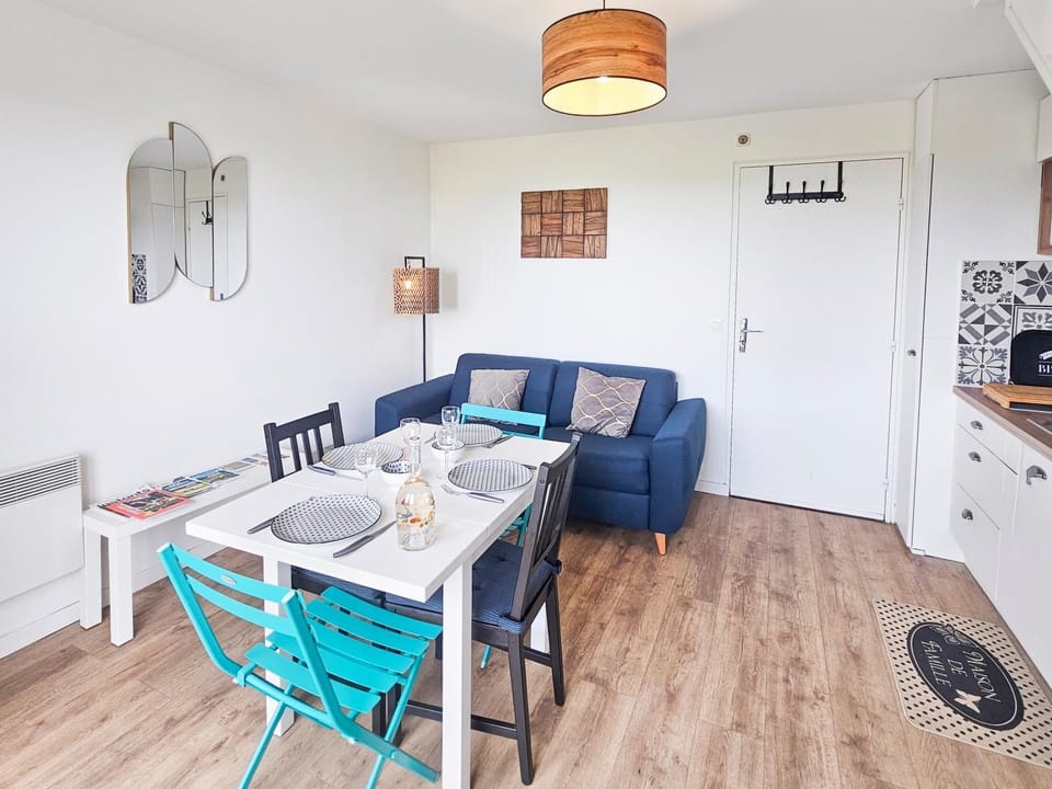 Dining area, heating