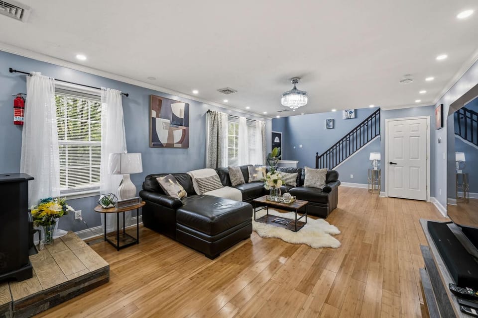 TV and multimedia, Living room, Seating area