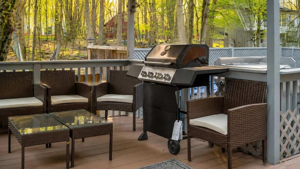 BBQ facilities, Seating area