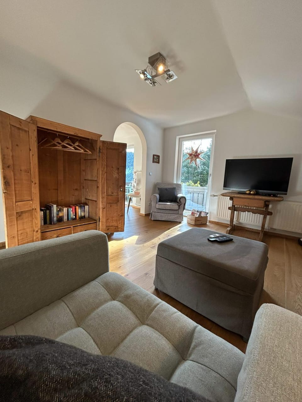 TV and multimedia, Living room, Seating area