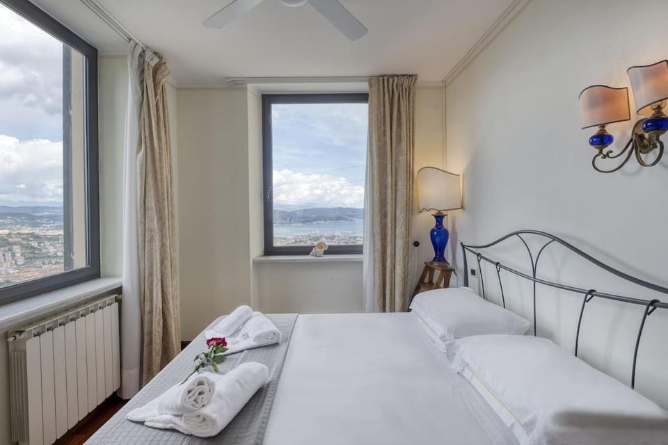 Villa le palme S-seaview of Gulf of poet House in La Spezia