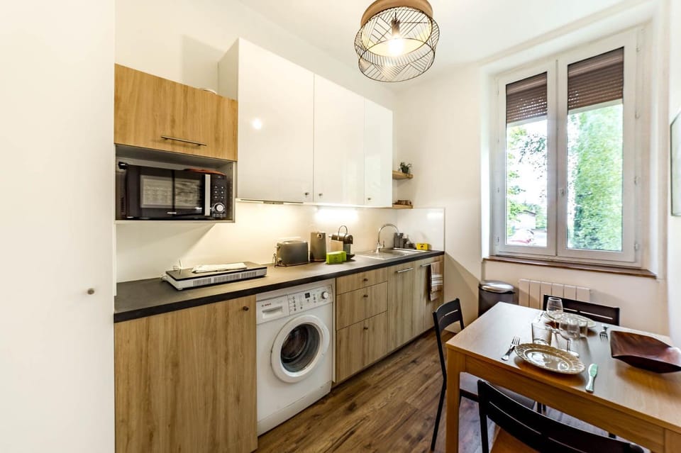AllinLyon | Cosy vue jardin – Métro Flachet Apartment in Villeurbanne