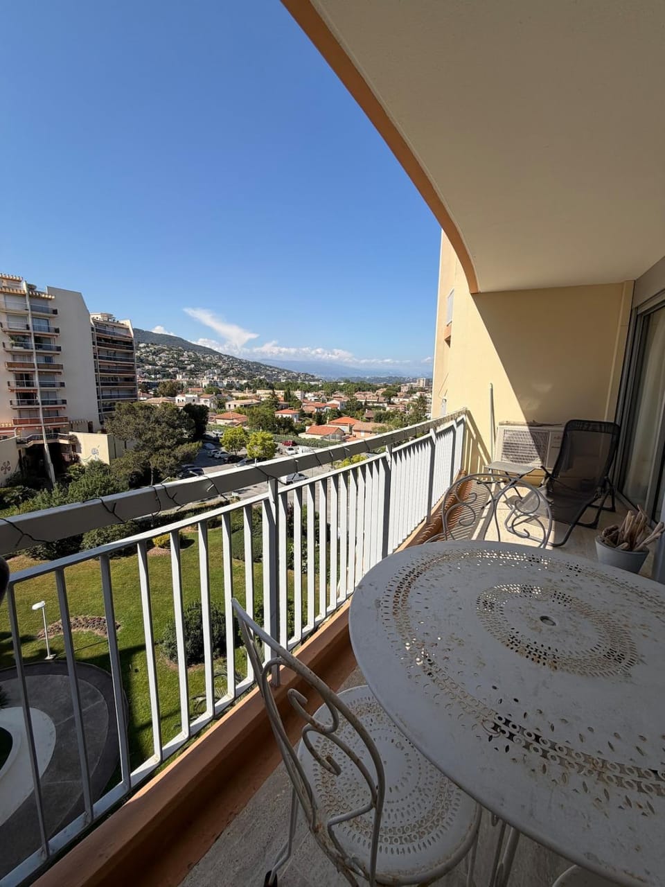 Beautiful apartment in Jean Bart air conditioning swimming pool Apartment in Mandelieu-La Napoule