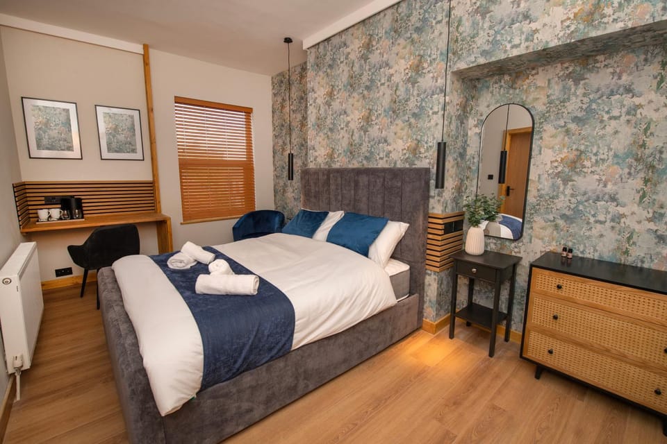 Near Hull Royal Infirmary Amber Serviced Rooms Self Check-In and Shared Kitchen Hotel in Hull