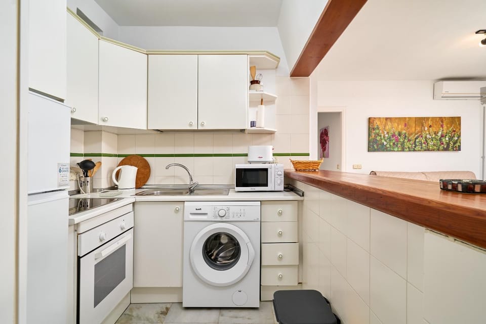 Kitchen or kitchenette, Living room
