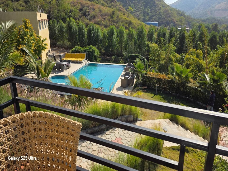 Pool view, Swimming pool