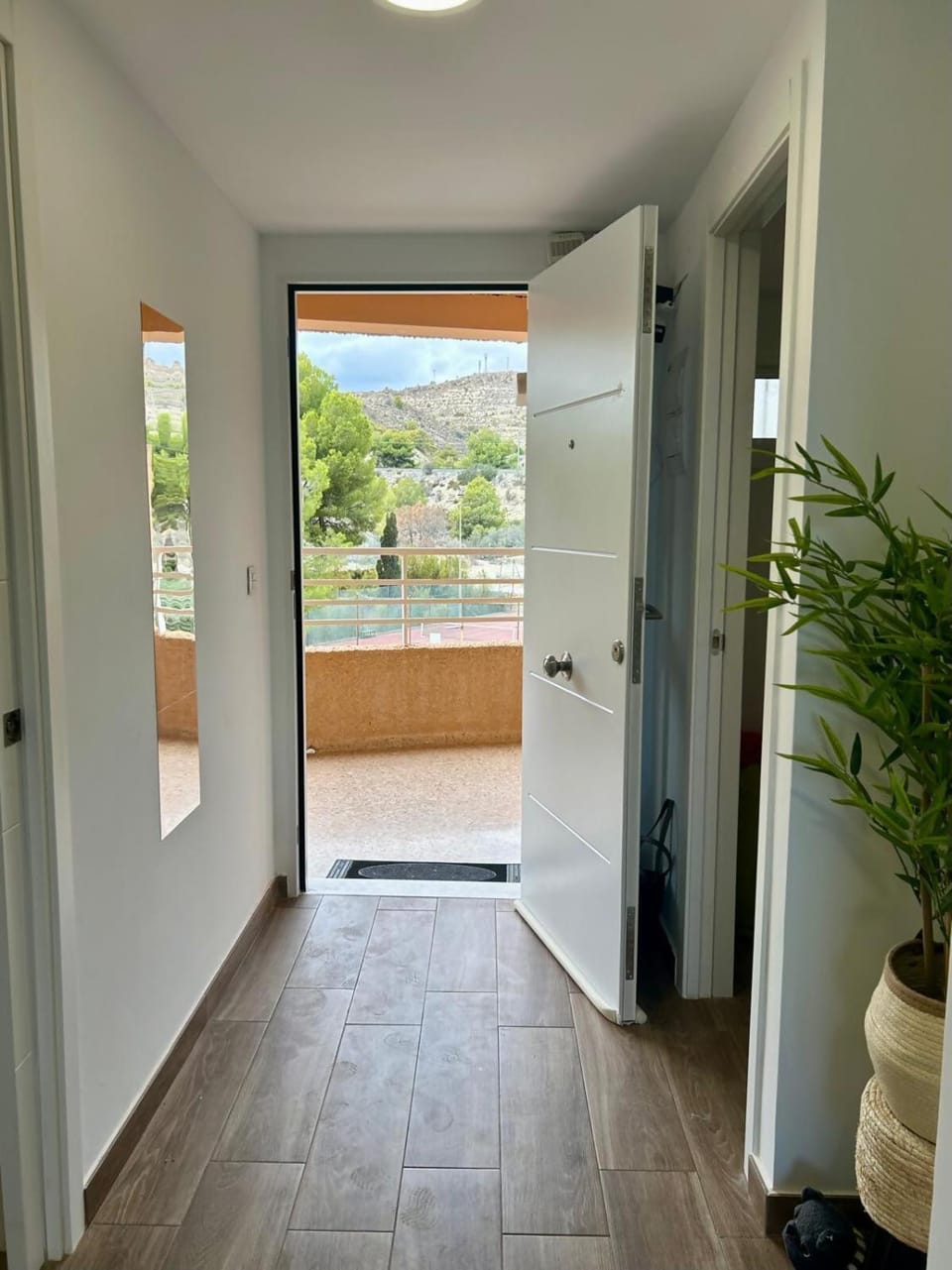 Apartamento moderno con vistas al mar y piscina Apartment in Villajoyosa