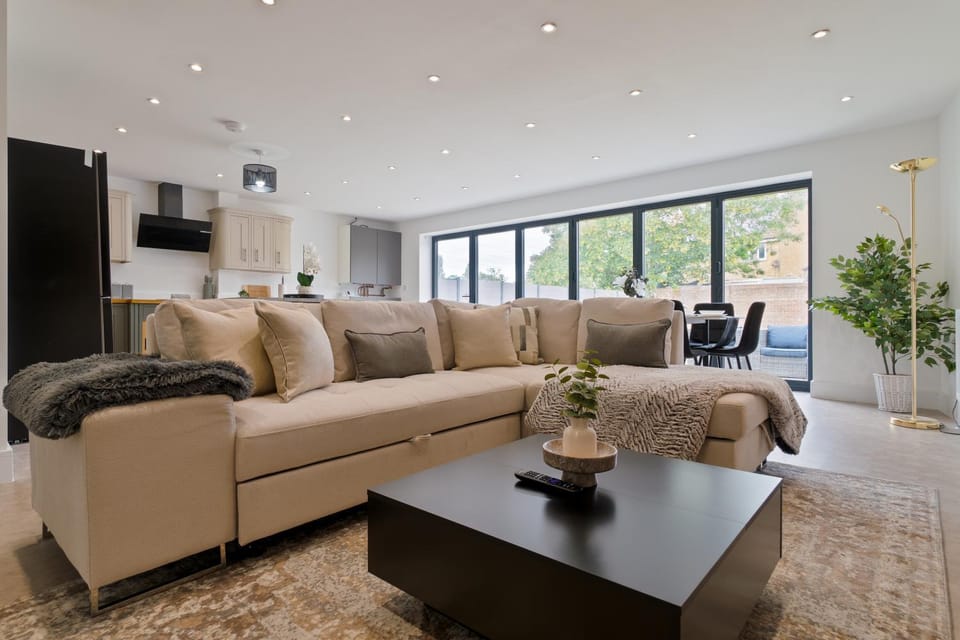 TV and multimedia, Living room, Seating area