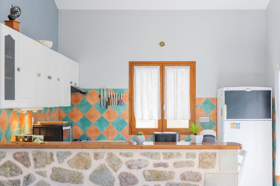 Property building, Kitchen or kitchenette, Living room