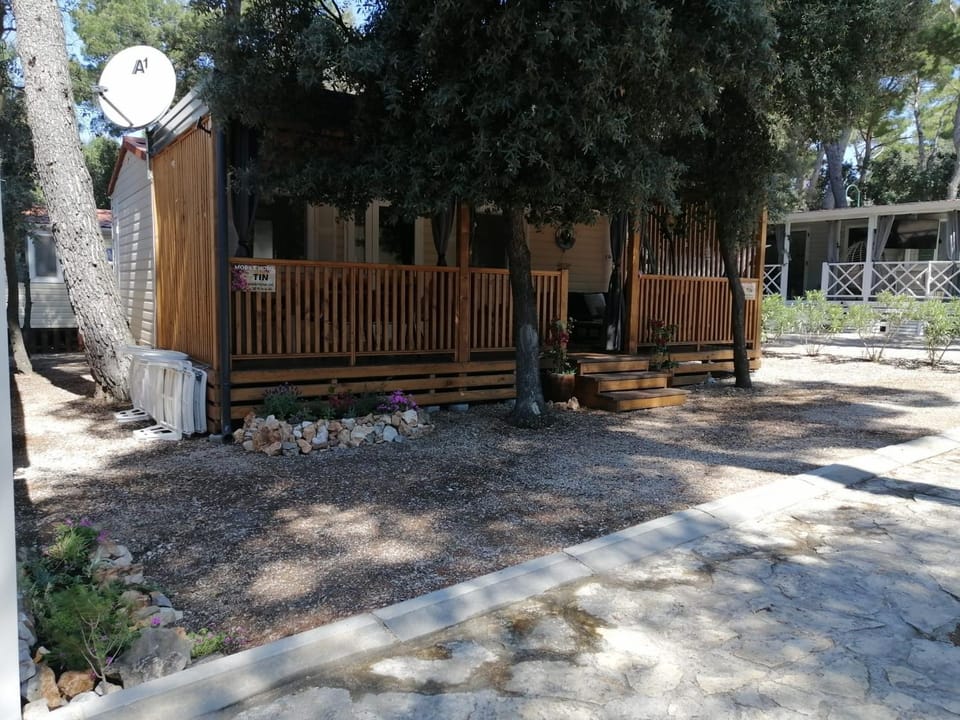 Property building, Parking