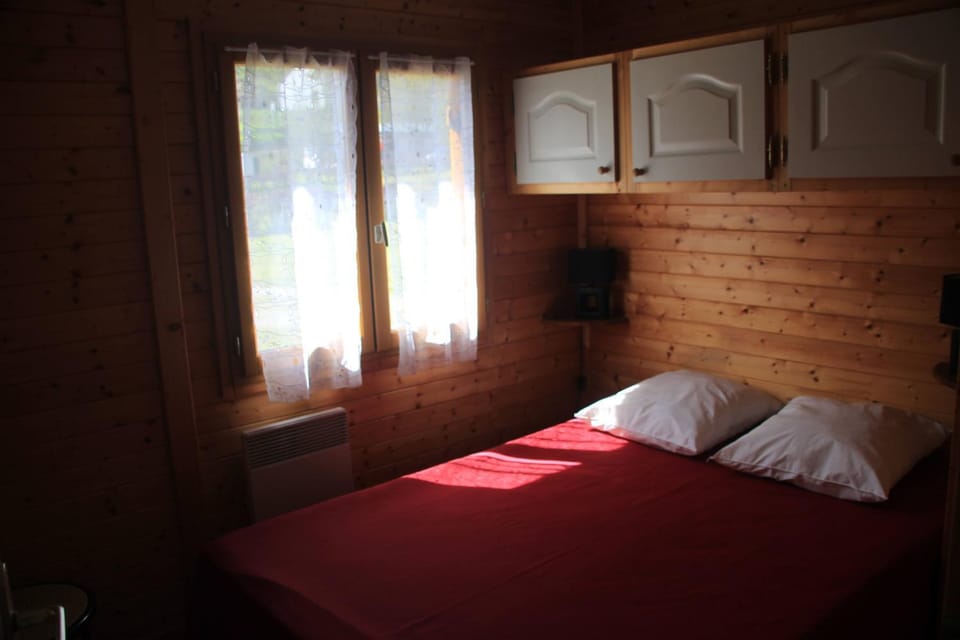 Camping de Saint Just - Onlycamp Campground/ 
RV Resort in Auvergne-Rhône-Alpes
