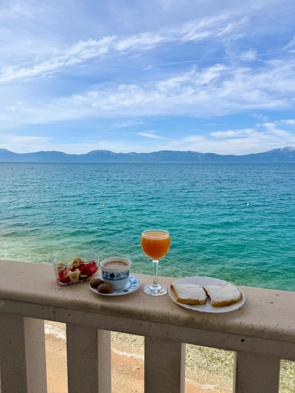 Day, View (from property/room), Balcony/Terrace, Food and drinks, Beach, Sea view, Drinks