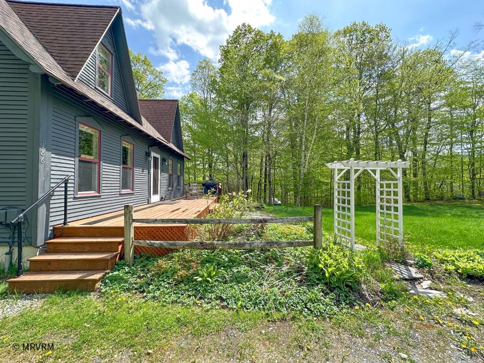 Shady Lane Retreat House in Fayston